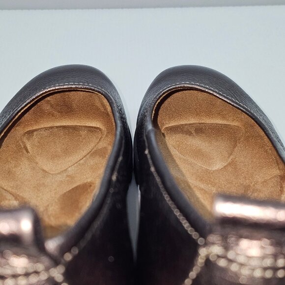 Comfortiva Dillon Loafer Womens 8 Metallic Pewter Slip On Wedge Work Travel - Picture 10 of 13